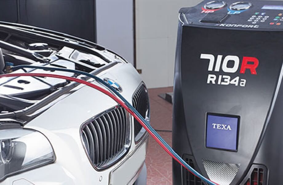 A/C Recovery and Recharging Unit