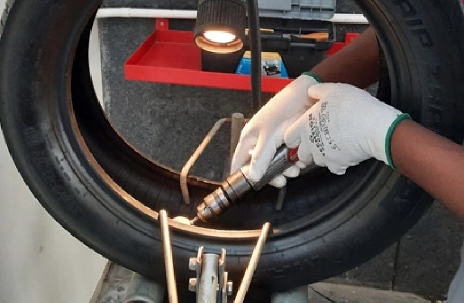 Tubeless Tyre Repair